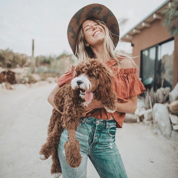 SAYLOR - Picture 3 of 4